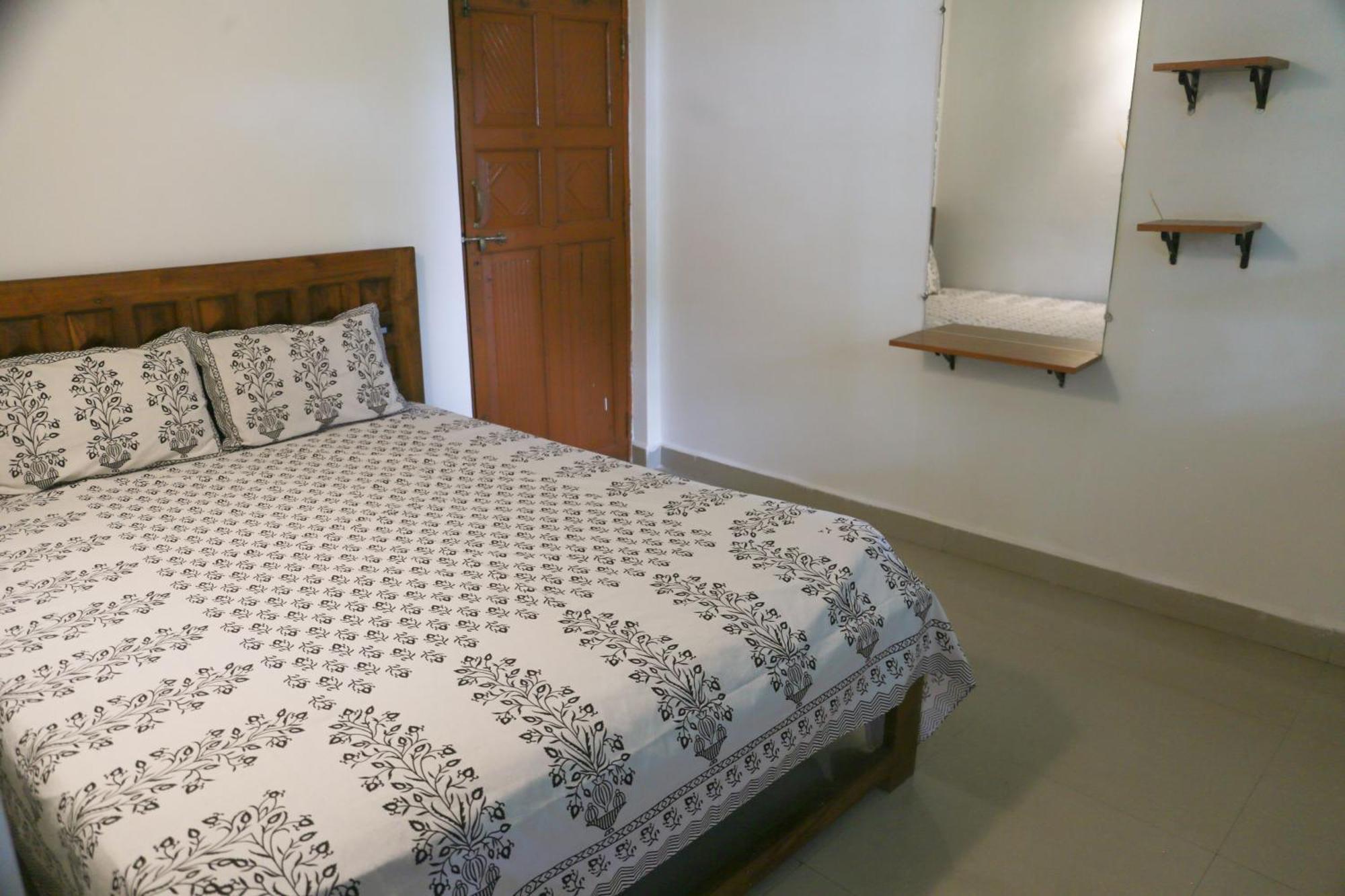 Kumbaya Beachside Hostel & Apartments At Arambol Beach Luaran gambar