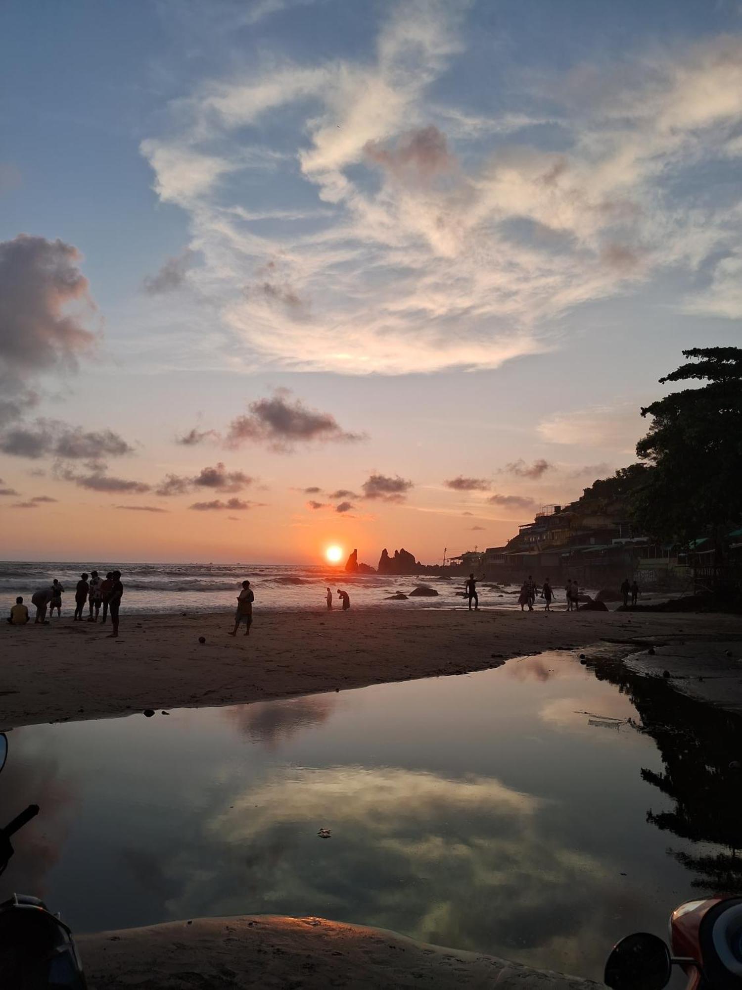 Kumbaya Beachside Hostel & Apartments At Arambol Beach Luaran gambar